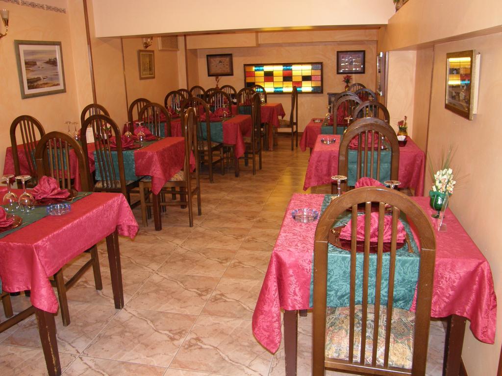 Hostal El Pesquero Burgos Exterior photo